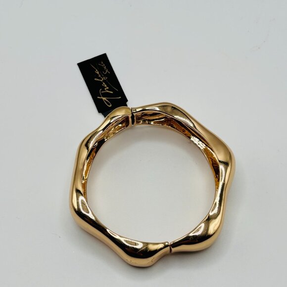 Thalia Sodi Gold Tone Wave Bangle Bracelet Hinged Chunky Statement Jewelry NWT - Picture 5 of 5